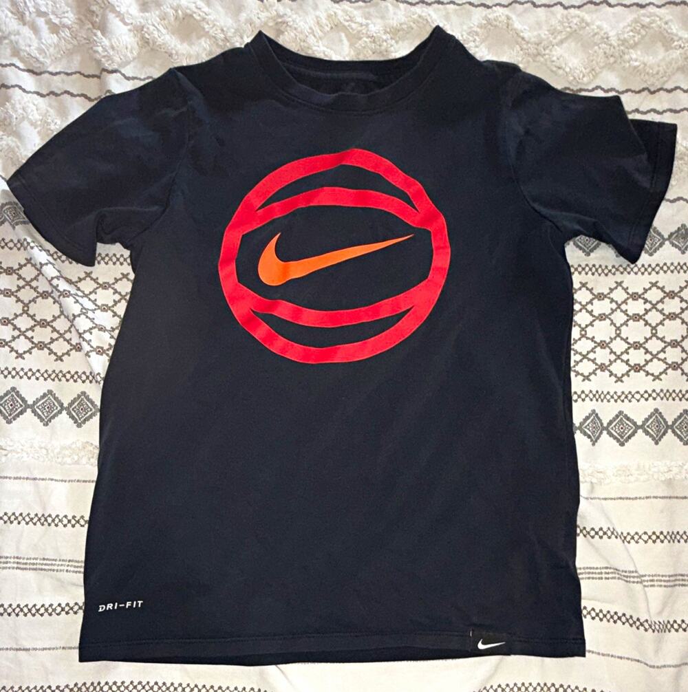 Nike The Nike Tee Youth Dri-FIT Athletic Fit Crew Neck T-Shirt Black M